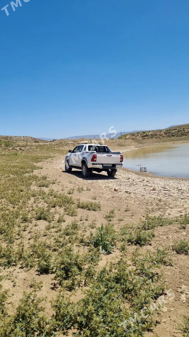 Toyota Hilux 2018 - 465 000 TMT - Ашхабад - img 7