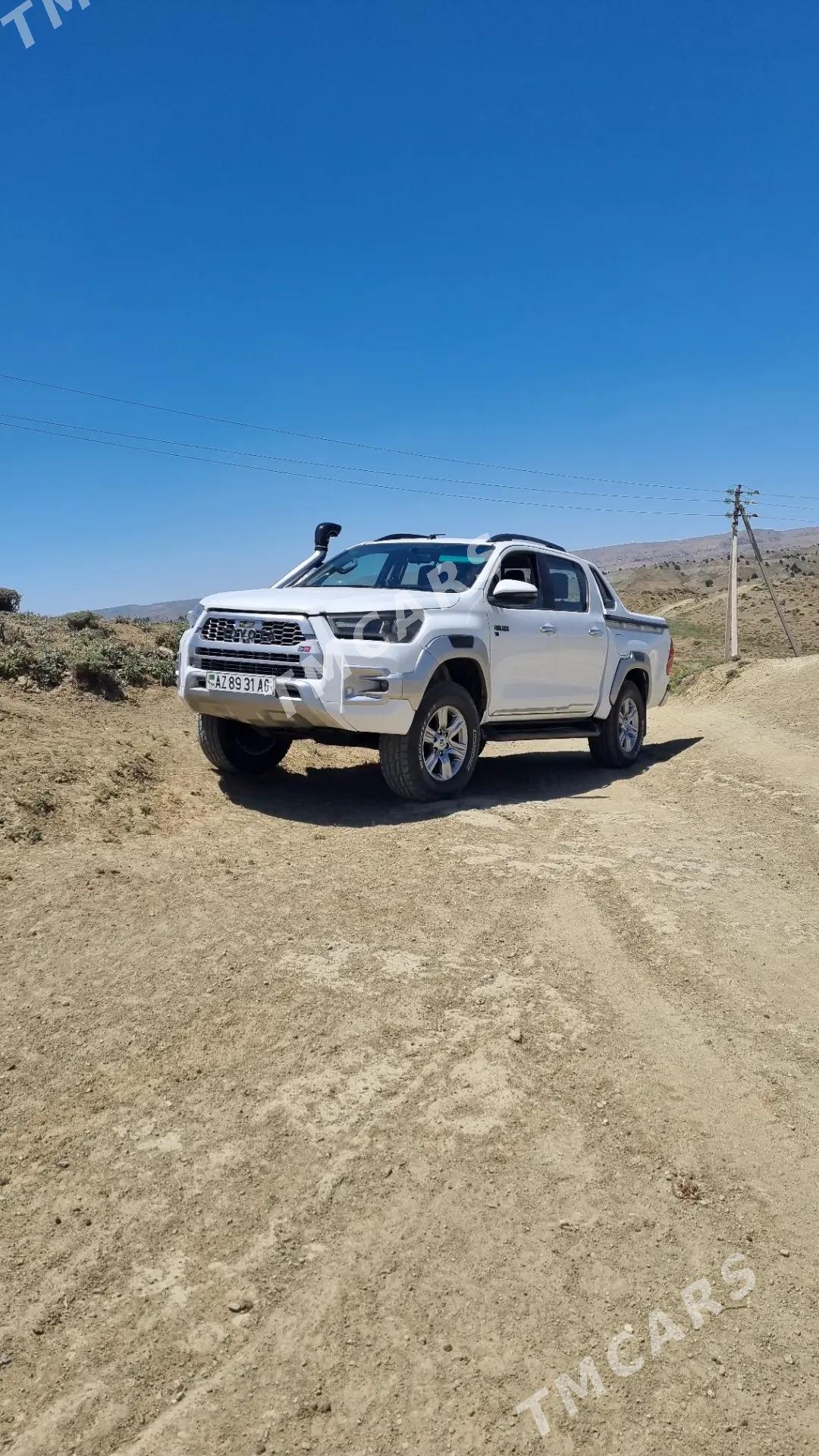Toyota Hilux 2018 - 465 000 TMT - Ашхабад - img 2