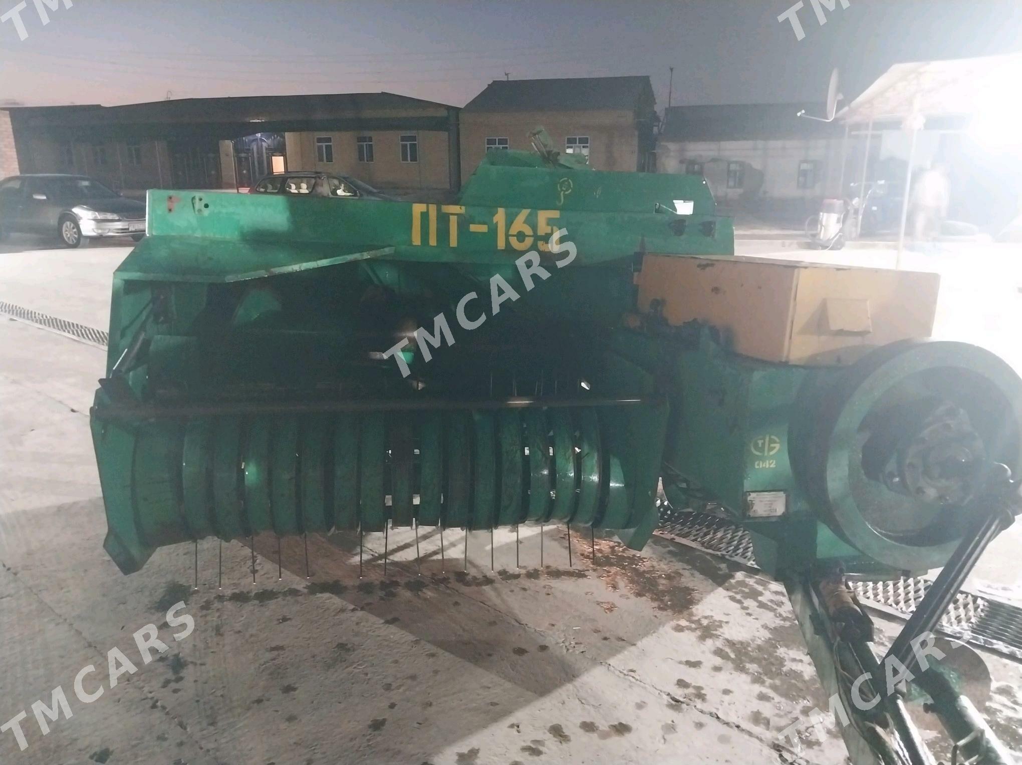 MTZ T-28 2010 - 60 000 TMT - Farap - img 5