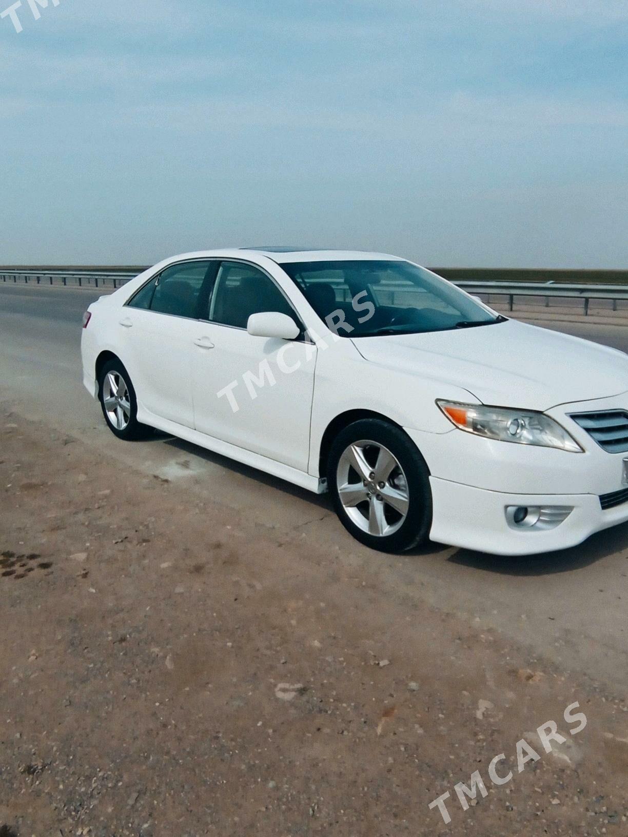 Toyota Camry 2010 - 200 000 TMT - Gyzylarbat - img 6