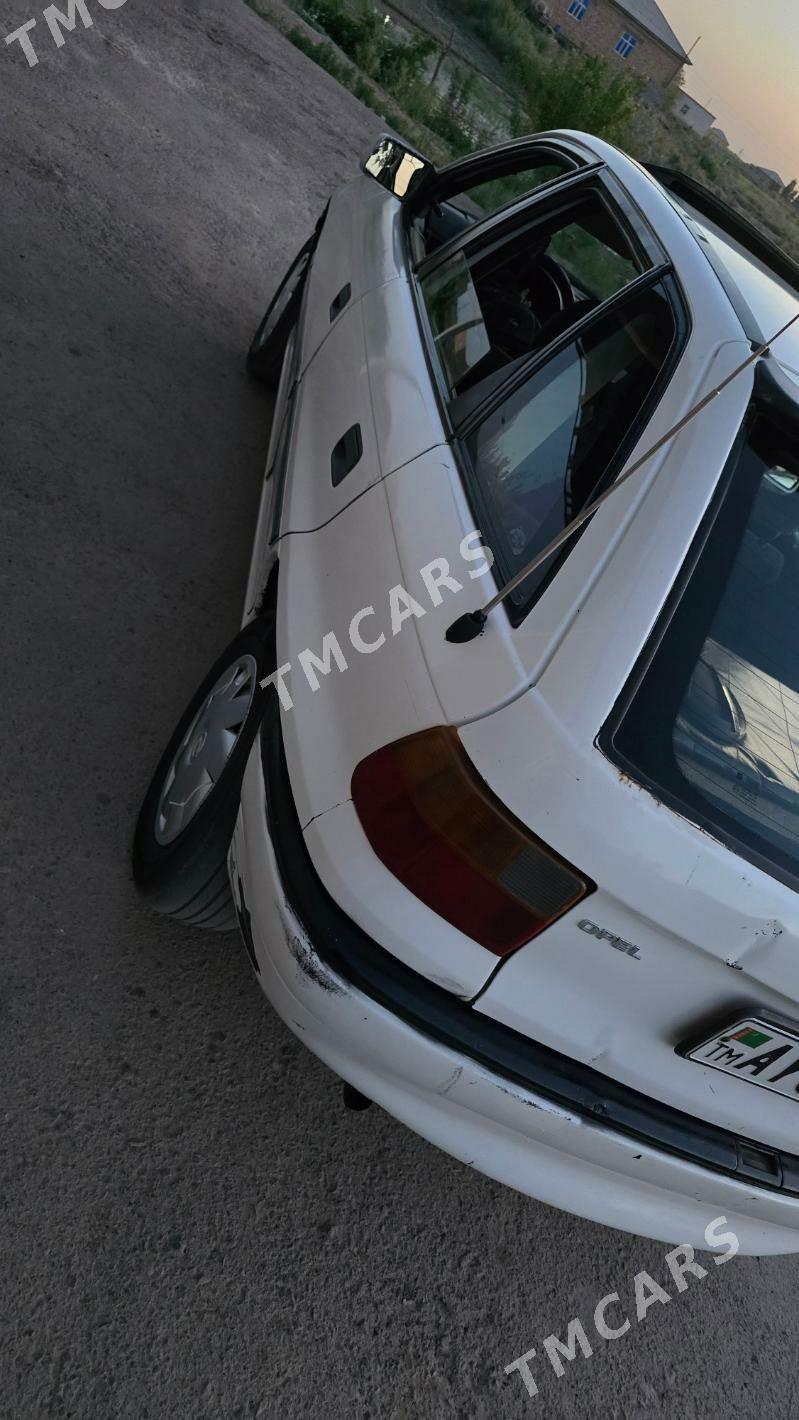 Opel Astra 1993 - 30 000 TMT - Gubadag - img 4