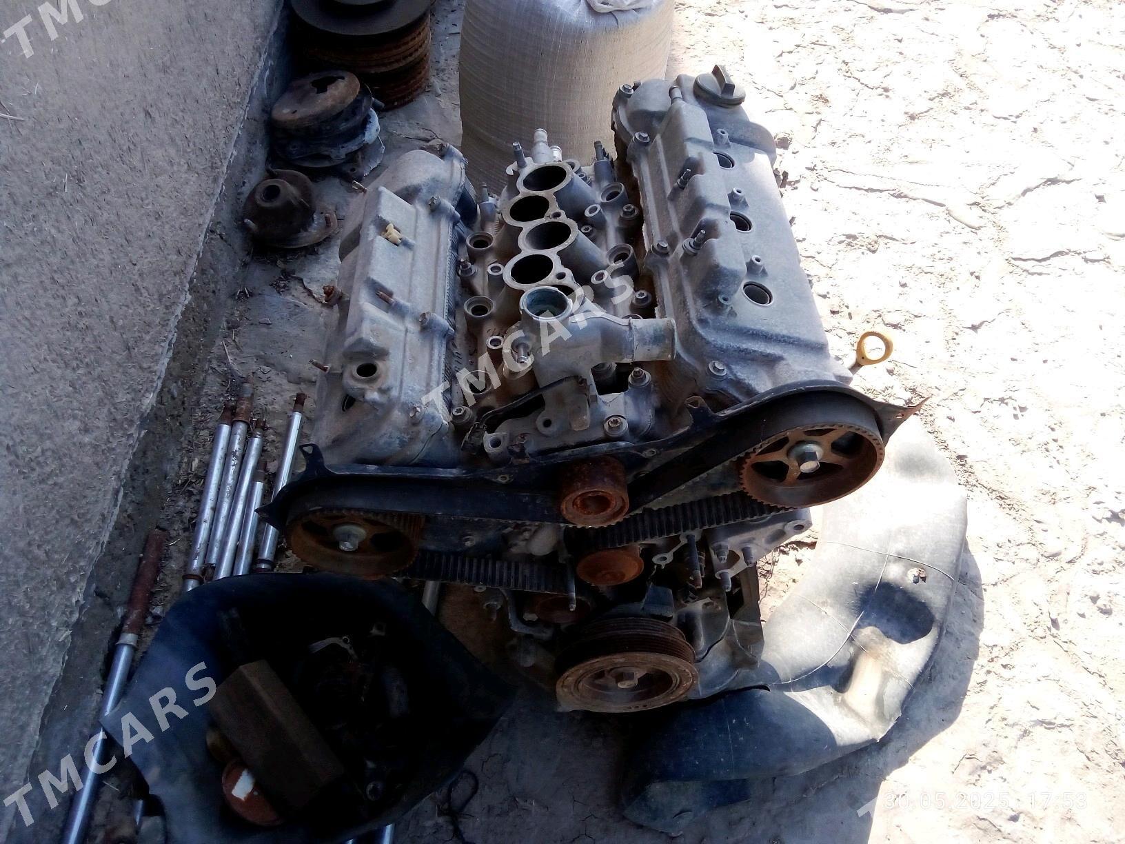 Toyota Avalon 1999 - 90 000 TMT - Köneürgenç - img 4