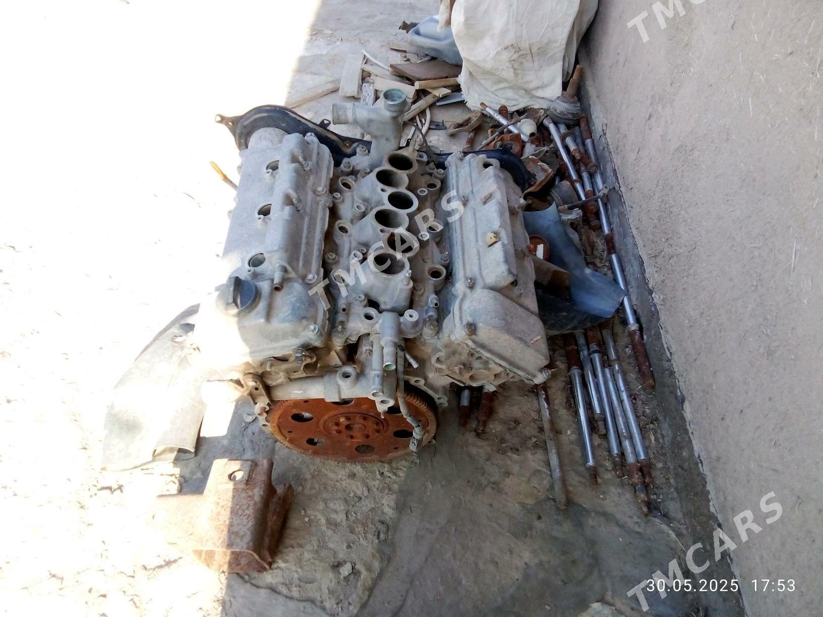 Toyota Avalon 1999 - 90 000 TMT - Köneürgenç - img 5