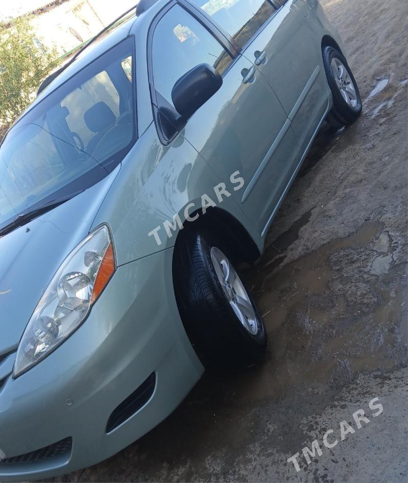 Toyota Sienna 2008 - 220 000 TMT - Gurbansoltan Eje - img 3