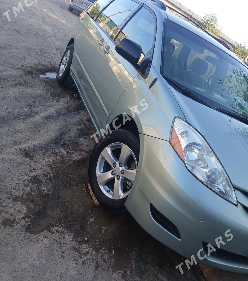 Toyota Sienna 2008 - 220 000 TMT - Gurbansoltan Eje - img 2