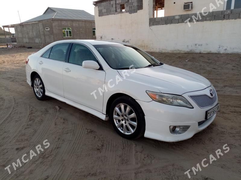 Toyota Camry 2010 - 140 000 TMT - Esenguly - img 2