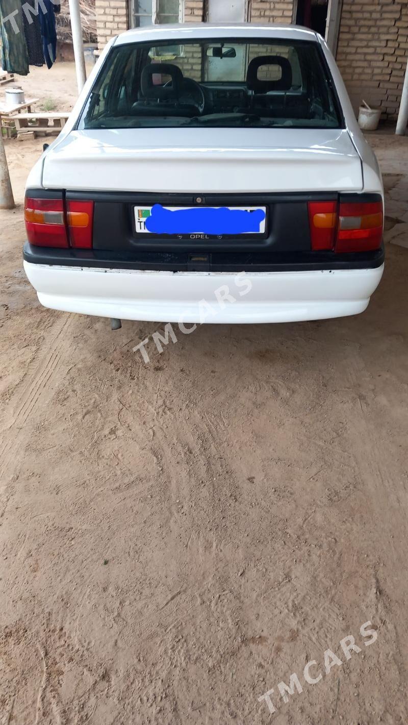 Opel Vectra 1993 - 32 000 TMT - Мары - img 3