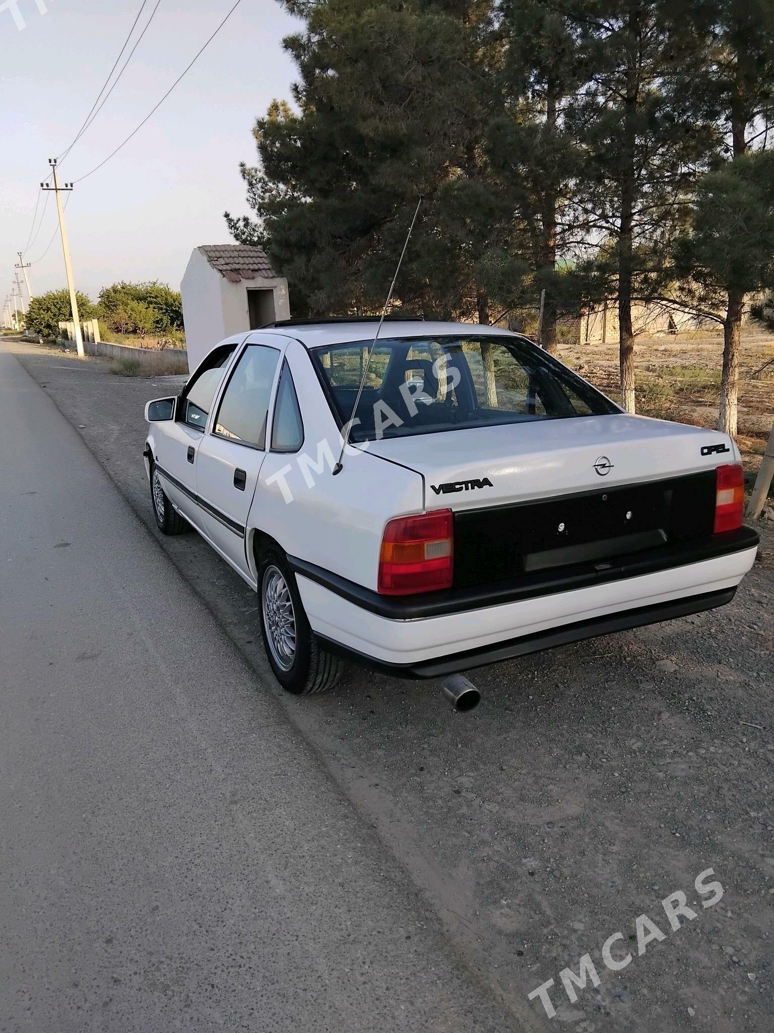 Opel Vectra 1990 - 32 000 TMT - Bäherden - img 2