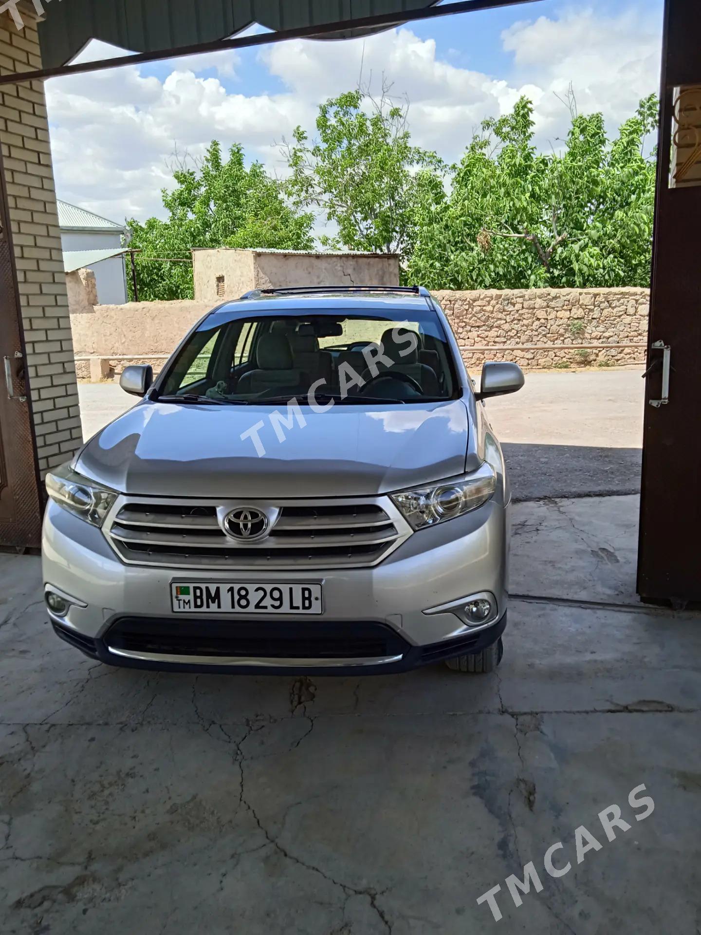 Toyota Highlander 2011 - 300 000 TMT - Койтендаг - img 4