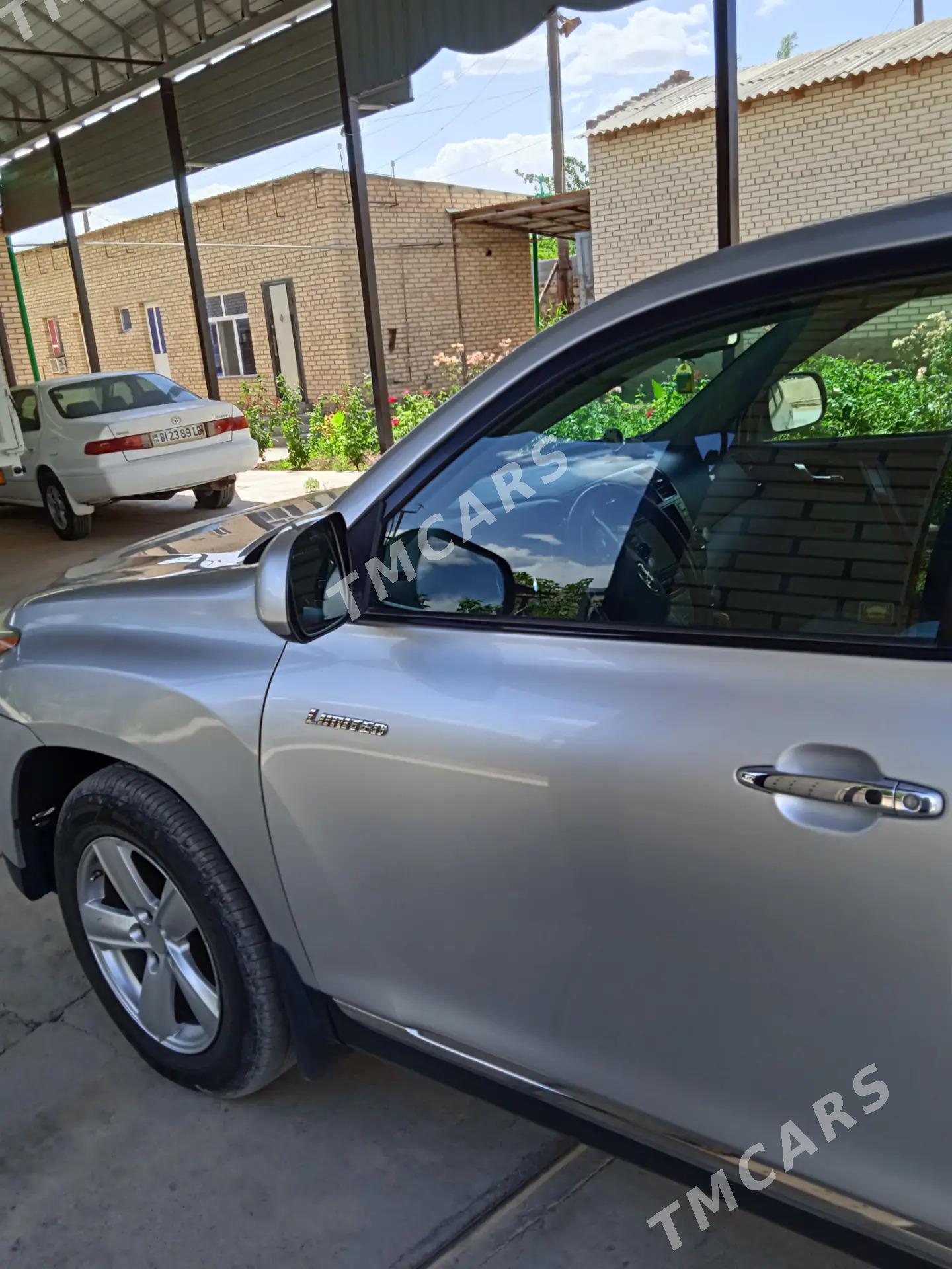 Toyota Highlander 2011 - 300 000 TMT - Койтендаг - img 2