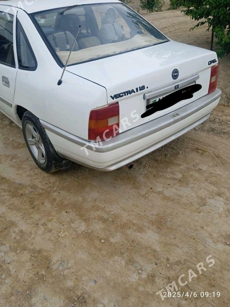 Opel Vectra 1989 - 30 000 TMT - Мургап - img 3