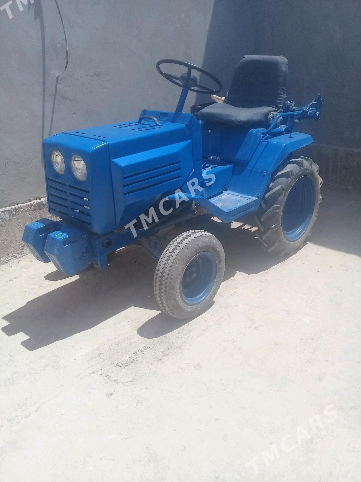 MTZ T-28 1995 - 25 000 TMT - Farap - img 2