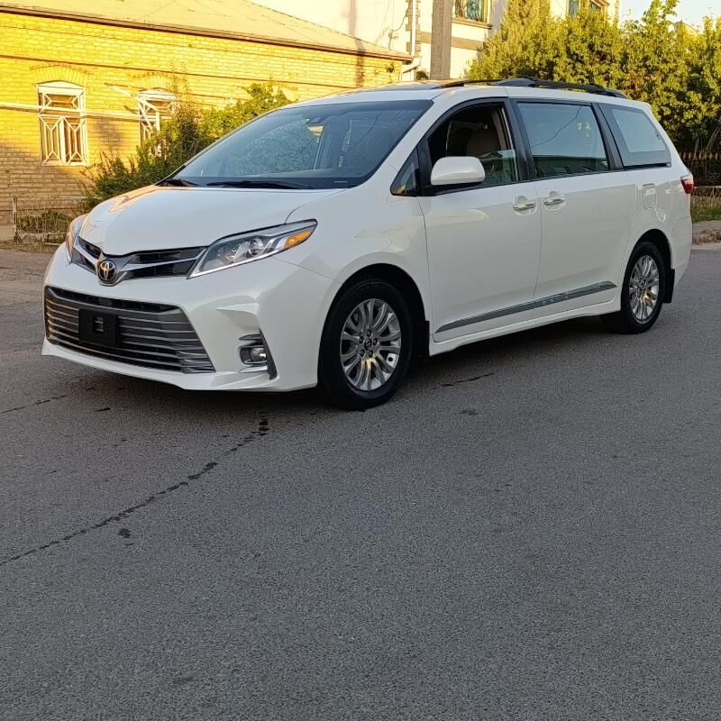 Toyota Sienna 2018 - 415 000 TMT - Мары - img 3
