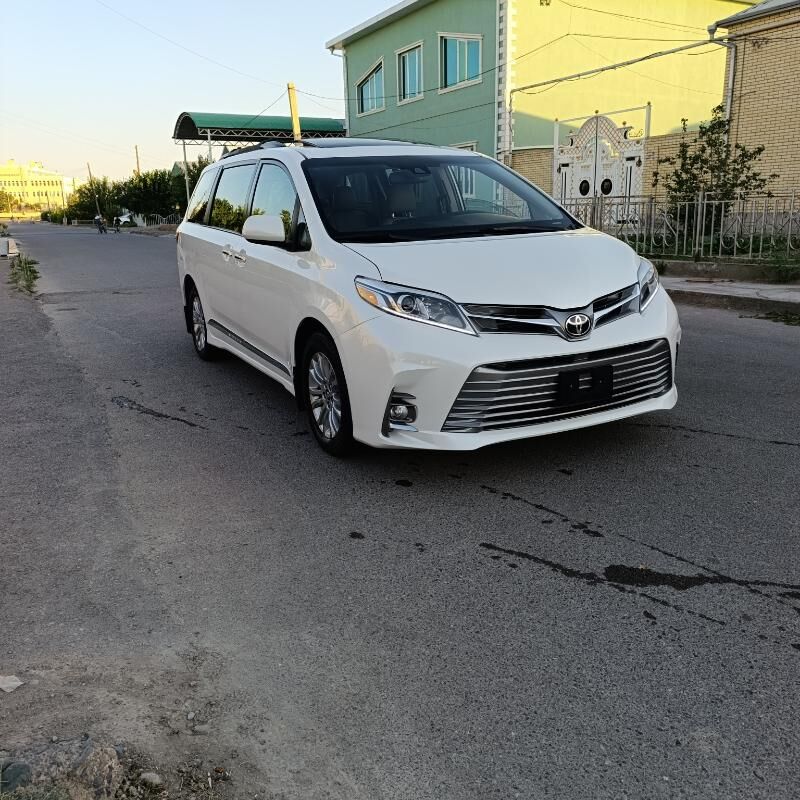 Toyota Sienna 2018 - 415 000 TMT - Мары - img 5