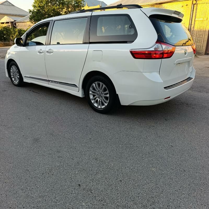 Toyota Sienna 2018 - 415 000 TMT - Мары - img 6