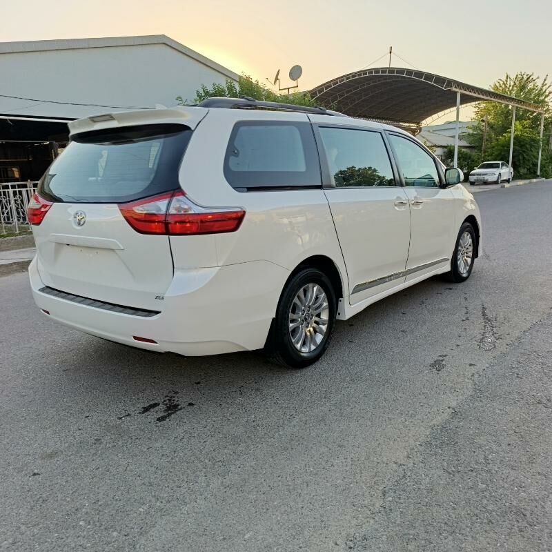 Toyota Sienna 2018 - 415 000 TMT - Мары - img 7