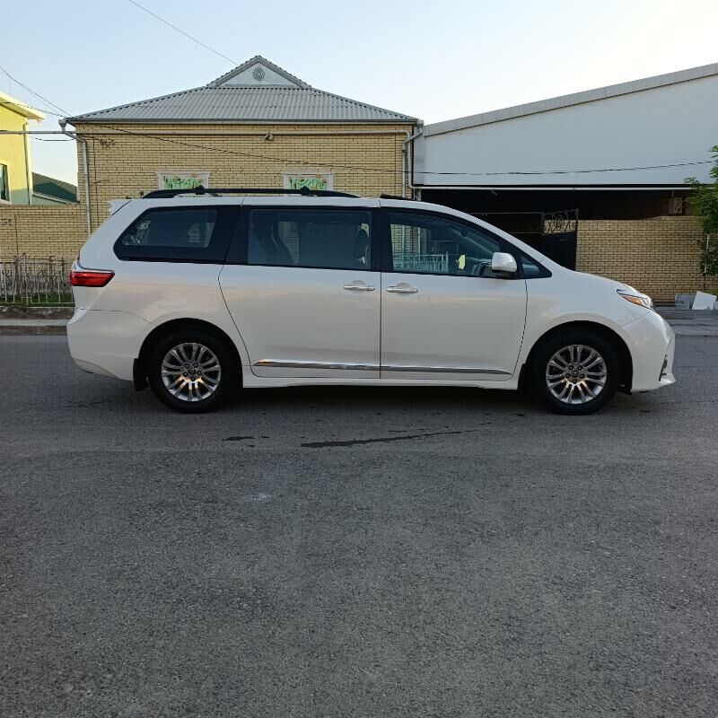 Toyota Sienna 2018 - 415 000 TMT - Мары - img 4