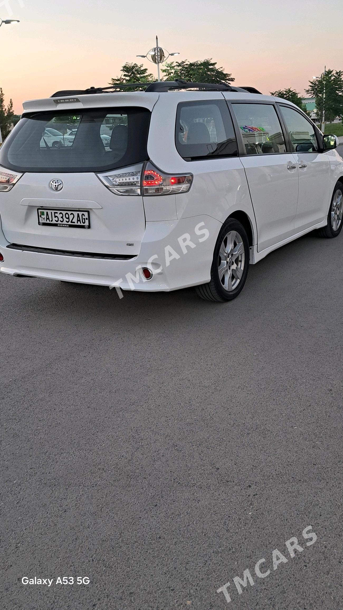 Toyota Sienna 2017 - 325 000 TMT - Ашхабад - img 5
