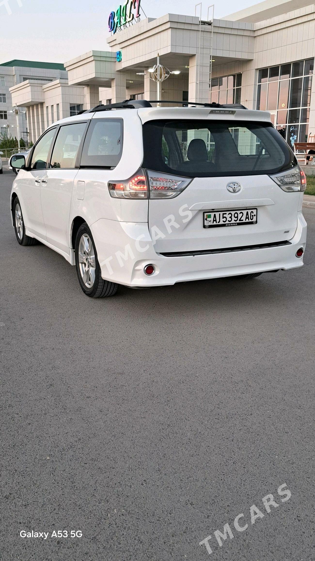 Toyota Sienna 2017 - 325 000 TMT - Ашхабад - img 6