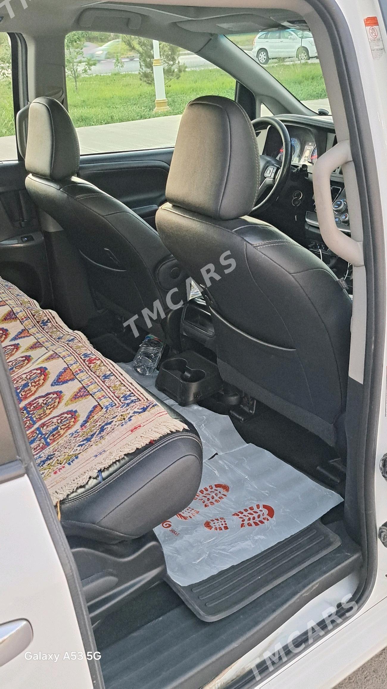 Toyota Sienna 2017 - 325 000 TMT - Ашхабад - img 7