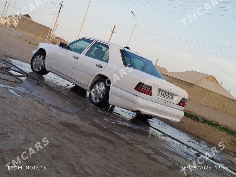 Mercedes-Benz E320 1993 - 27 000 TMT - Гумдаг - img 4