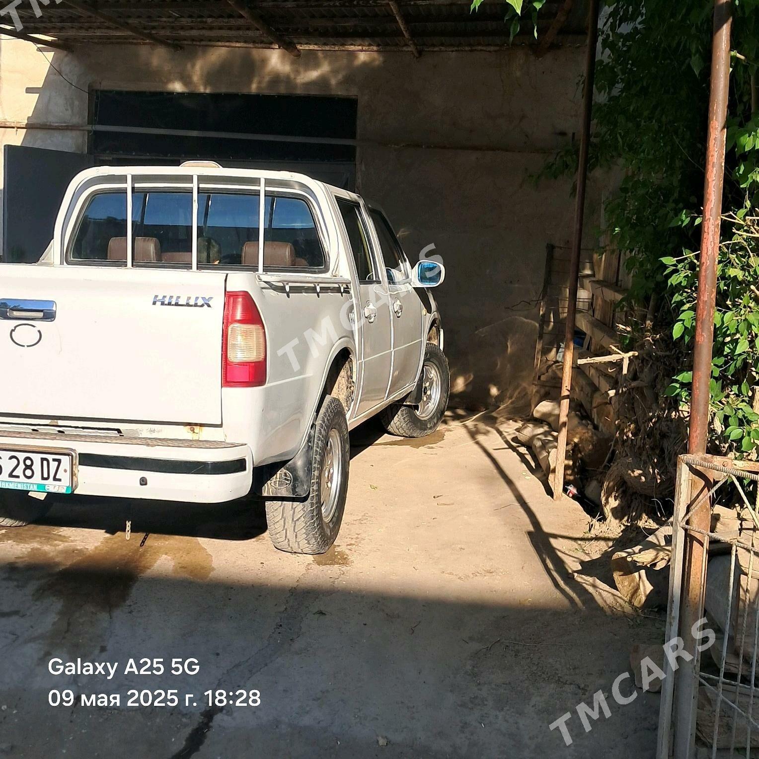 Toyota Hilux 2006 - 150 000 TMT - Гурбансолтан Едже - img 4
