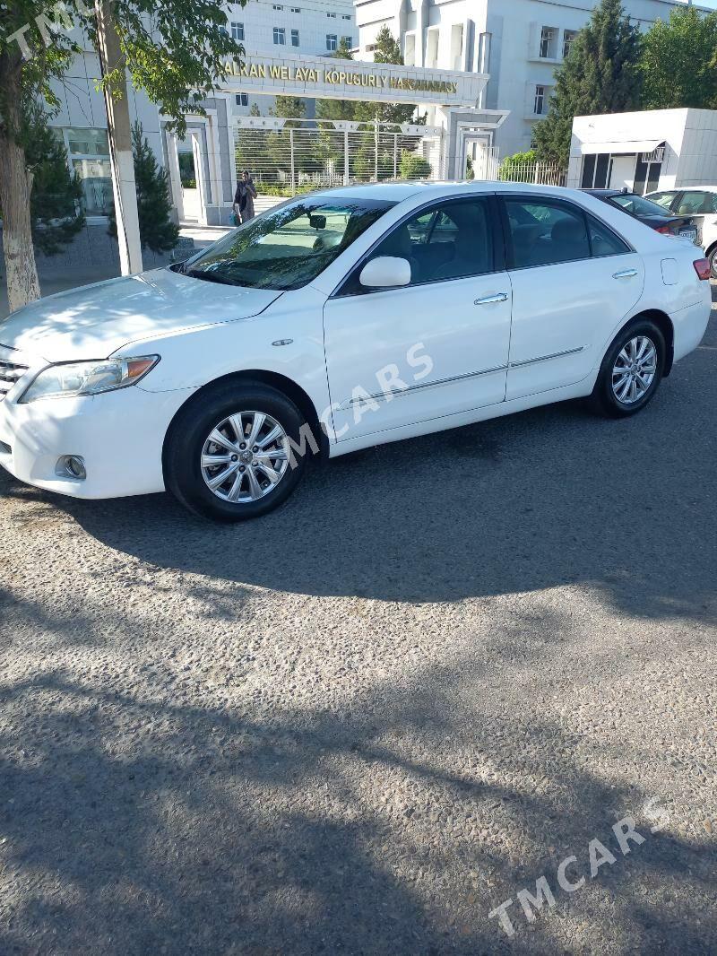 Toyota Camry 2010 - 140 000 TMT - Балканабат - img 3