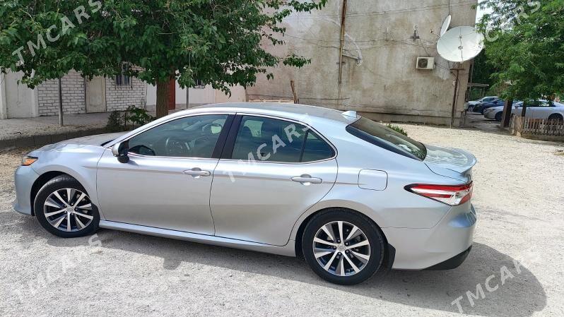Toyota Camry 2018 - 285 000 TMT - Балканабат - img 3