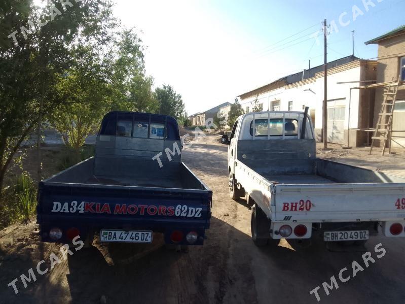 Kia Bongo 2010 - 180 000 TMT - Гурбансолтан Едже - img 8