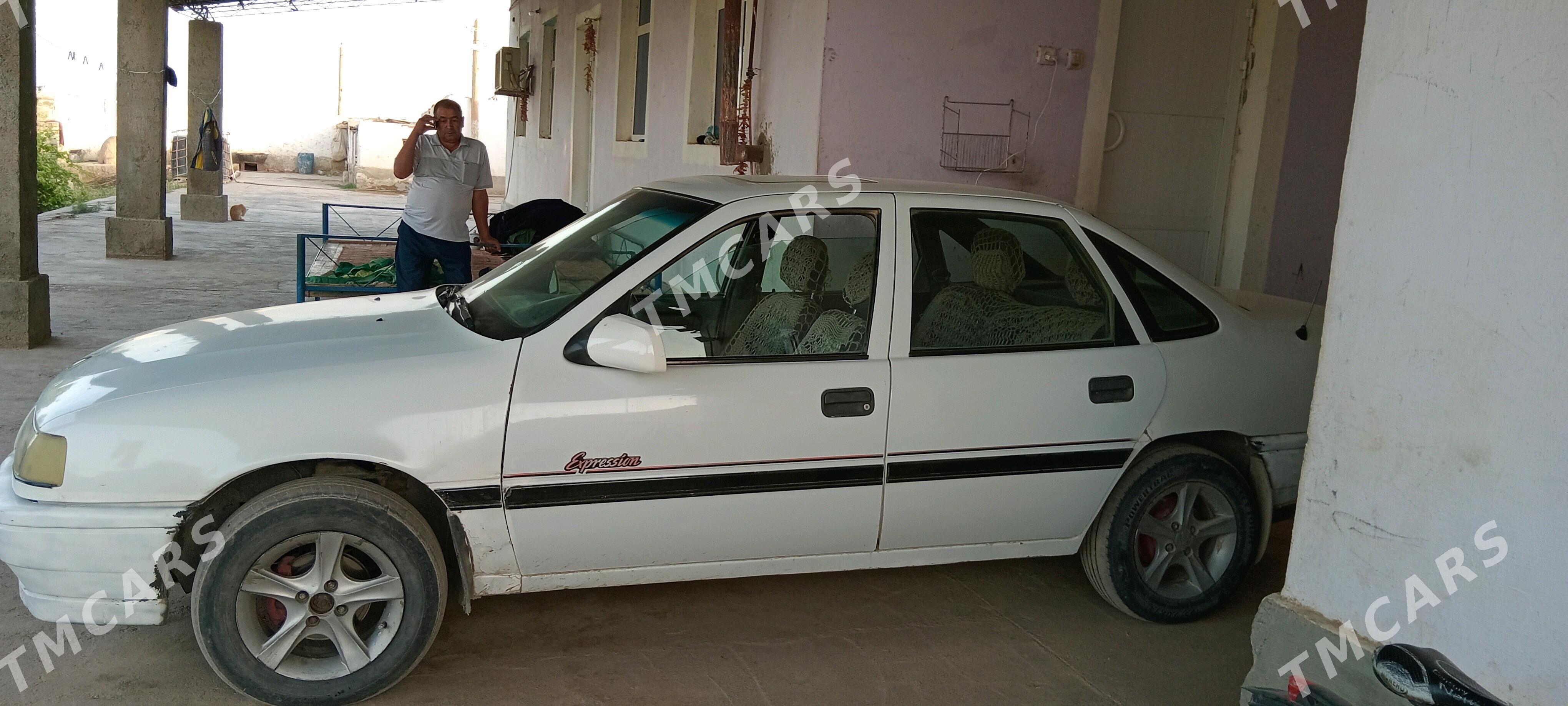 Opel Vectra 1996 - 27 000 TMT - Достлук - img 3