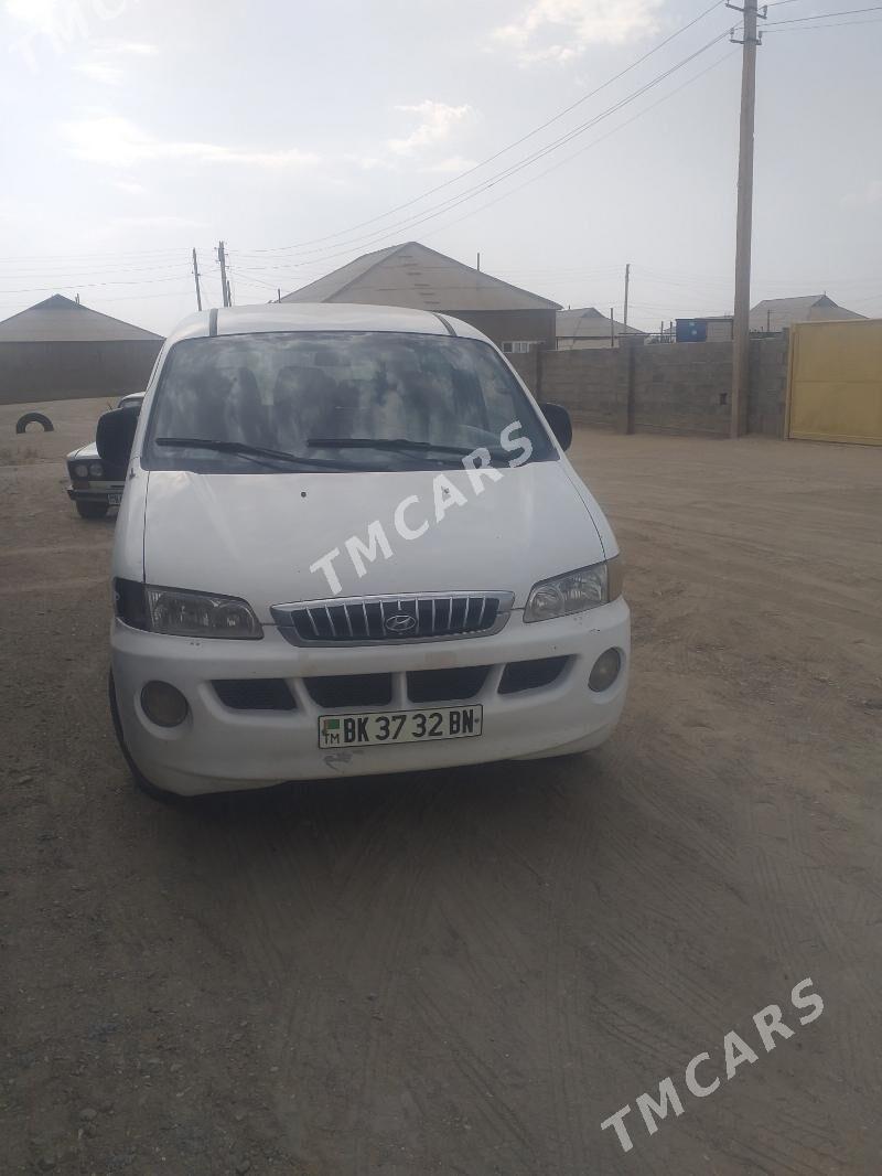 Nissan Urvan 2001 - 25 000 TMT - Gumdag - img 4