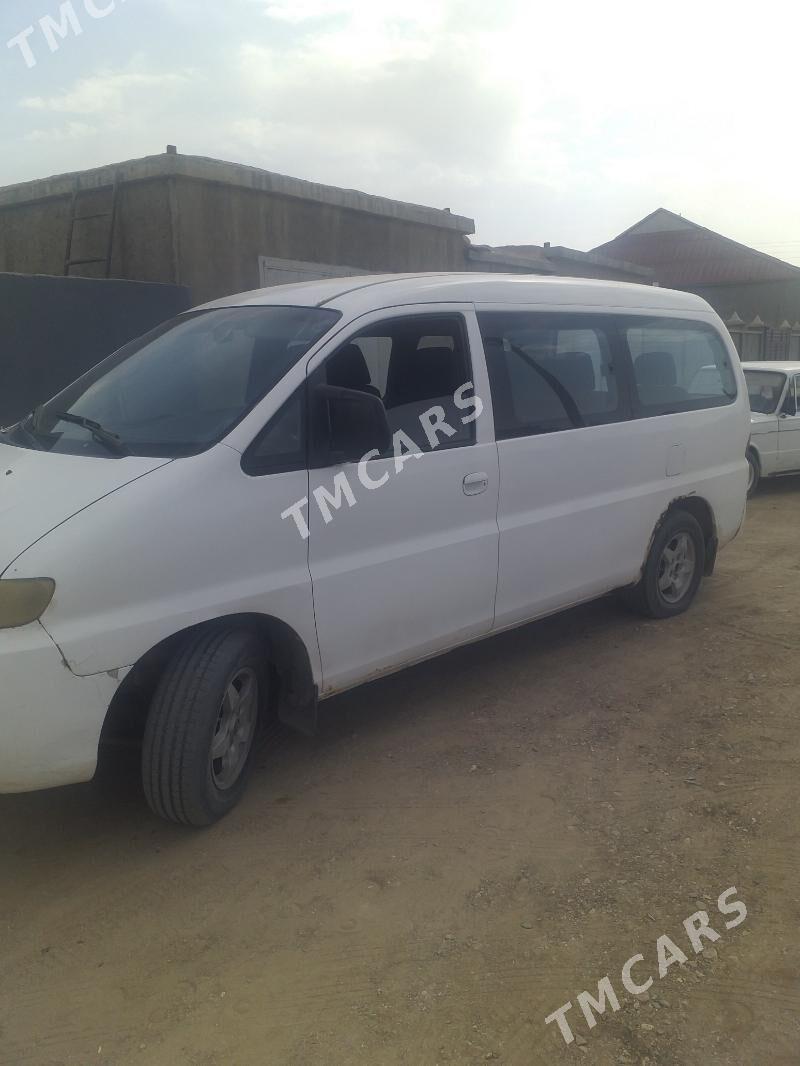 Nissan Urvan 2001 - 25 000 TMT - Gumdag - img 3