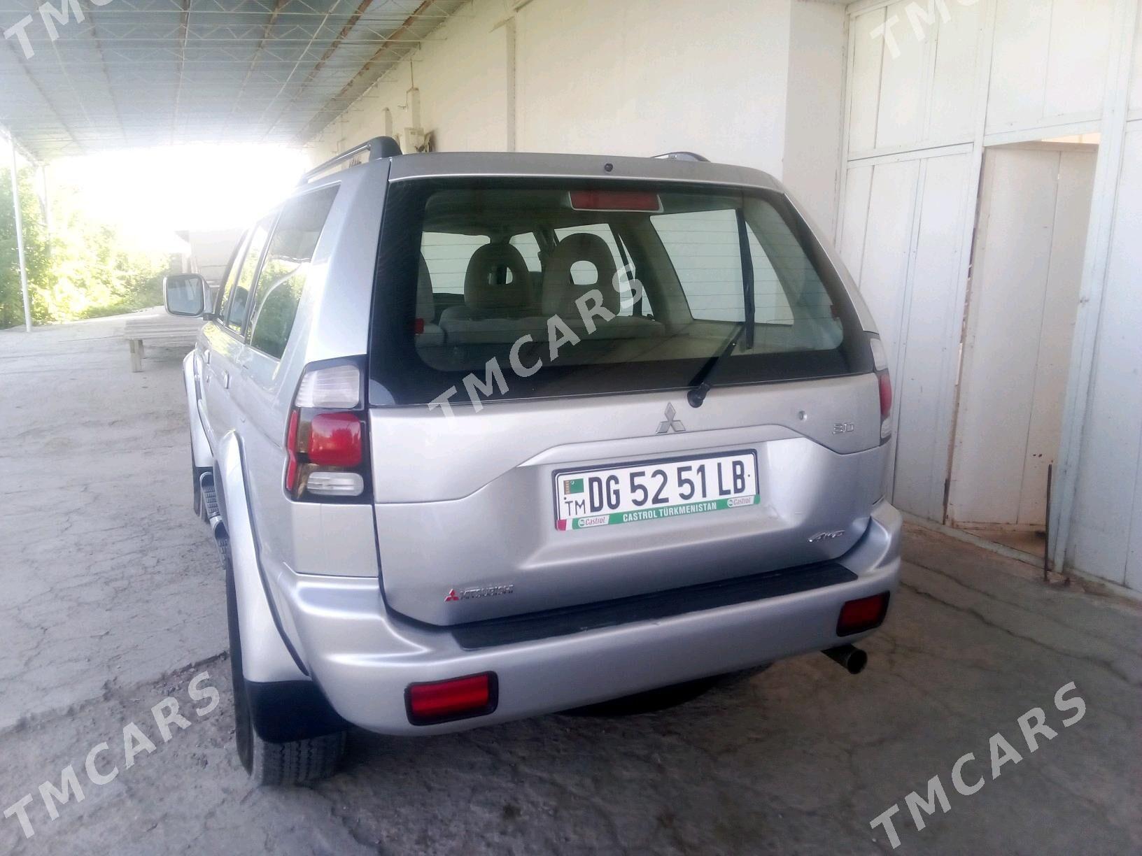 Mitsubishi Montero Sport 2005 - 175 000 TMT - Saýat - img 5