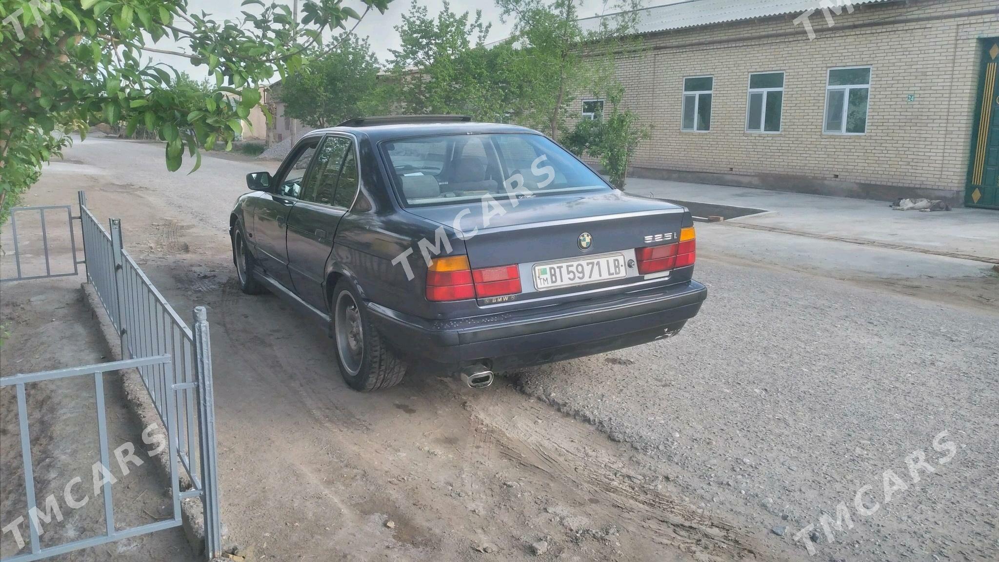 BMW 525 1990 - 45 000 TMT - Дянев - img 7