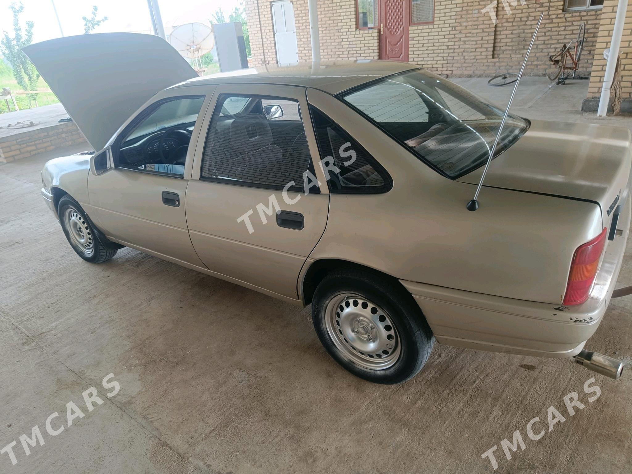 Opel Vectra 1991 - 22 000 TMT - Мары - img 4