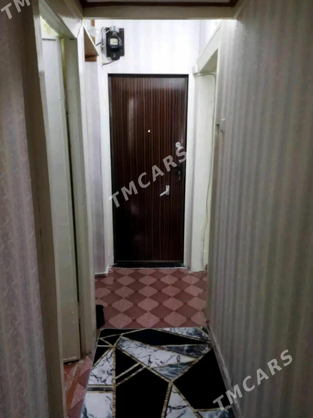4мкр. 2эт. 1в2ком 42м2 - 4 мкр - img 5