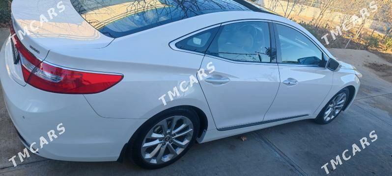 Hyundai Grandeur 2013 - 240 000 TMT - Кипджак - img 5