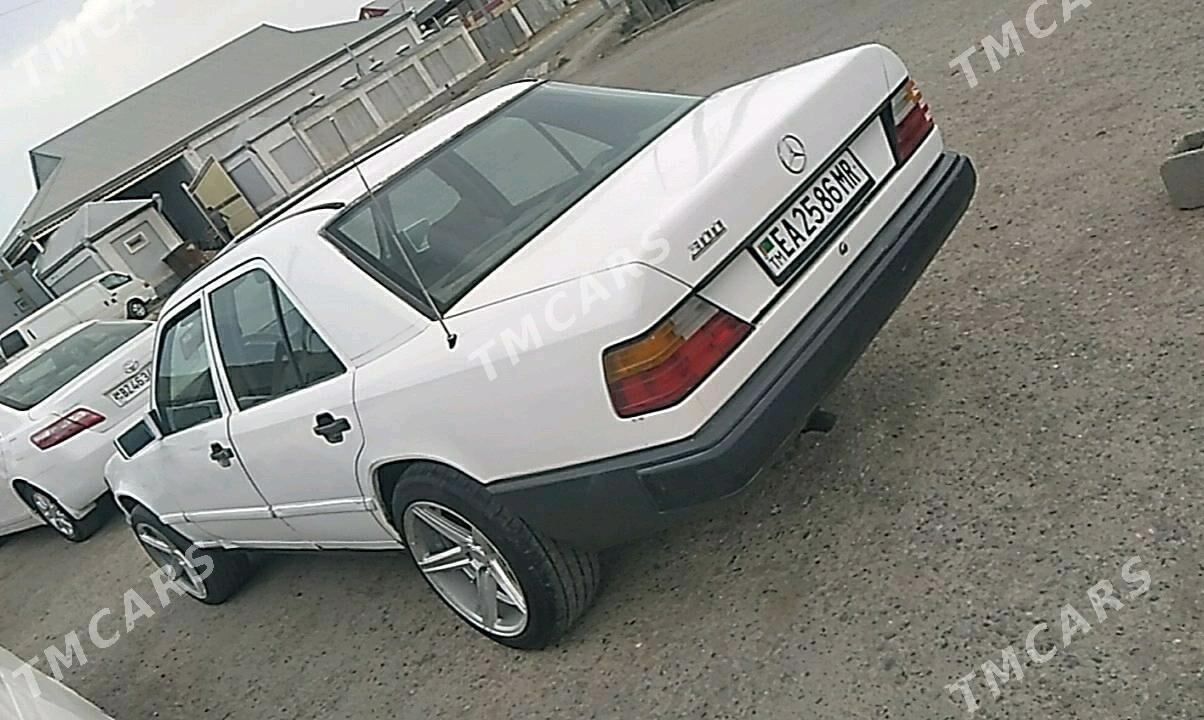 Mercedes-Benz 300E 1990 - 30 000 TMT - Мары - img 3