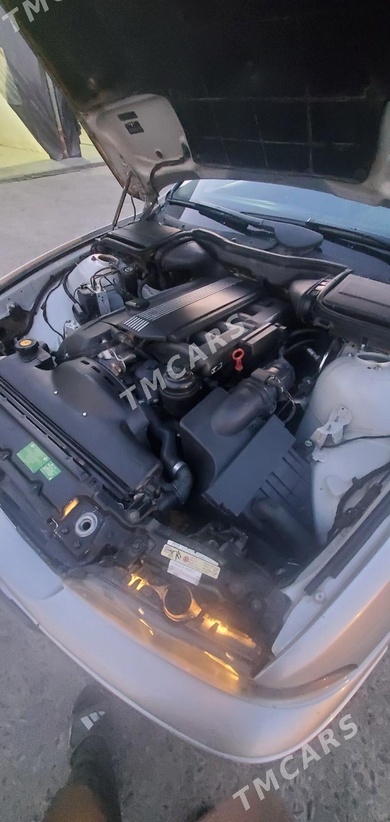BMW E39 2001 - 120 000 TMT - Mary - img 4
