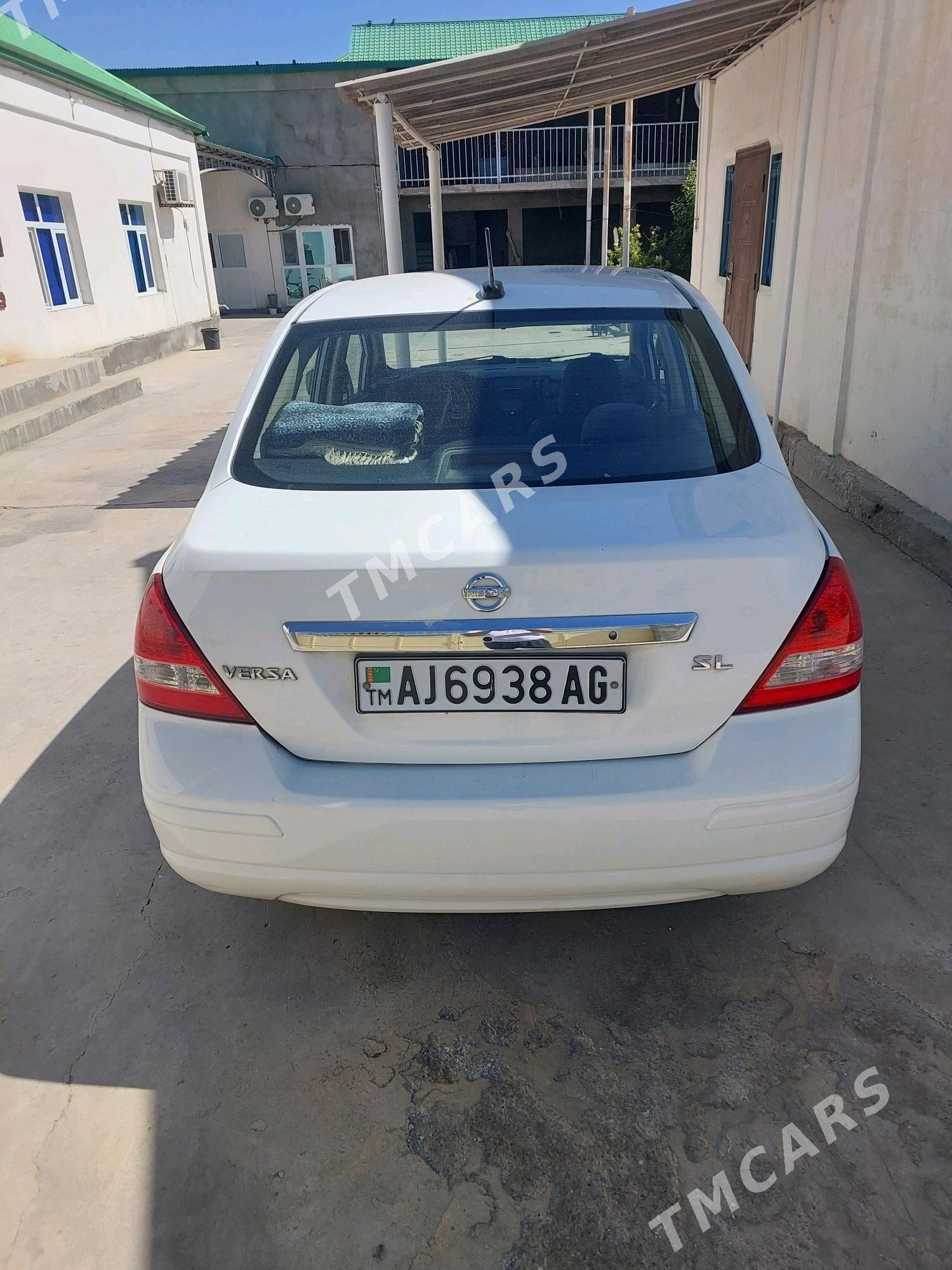 Nissan Versa 2010 - 125 000 TMT - Herrikgala - img 5