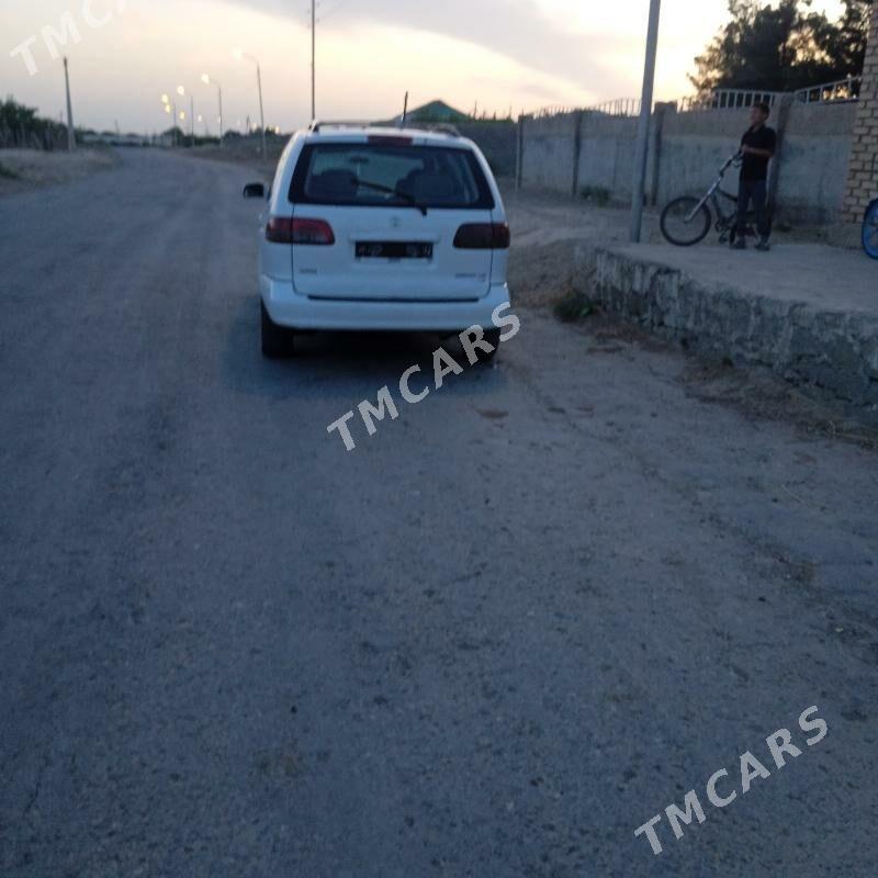 Toyota Sienna 2002 - 140 000 TMT - Magtymguly - img 2