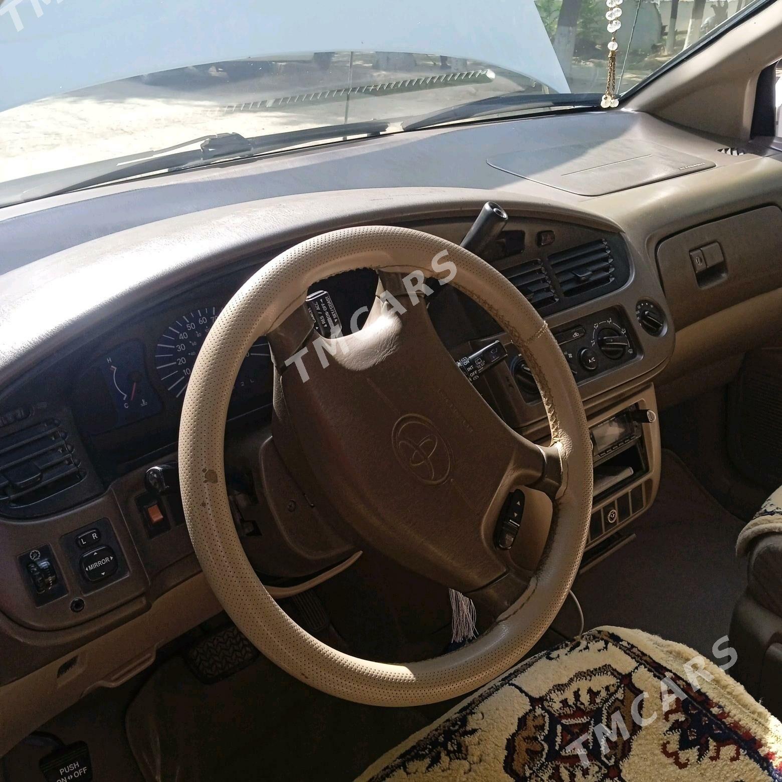 Toyota Sienna 2002 - 140 000 TMT - Magtymguly - img 3
