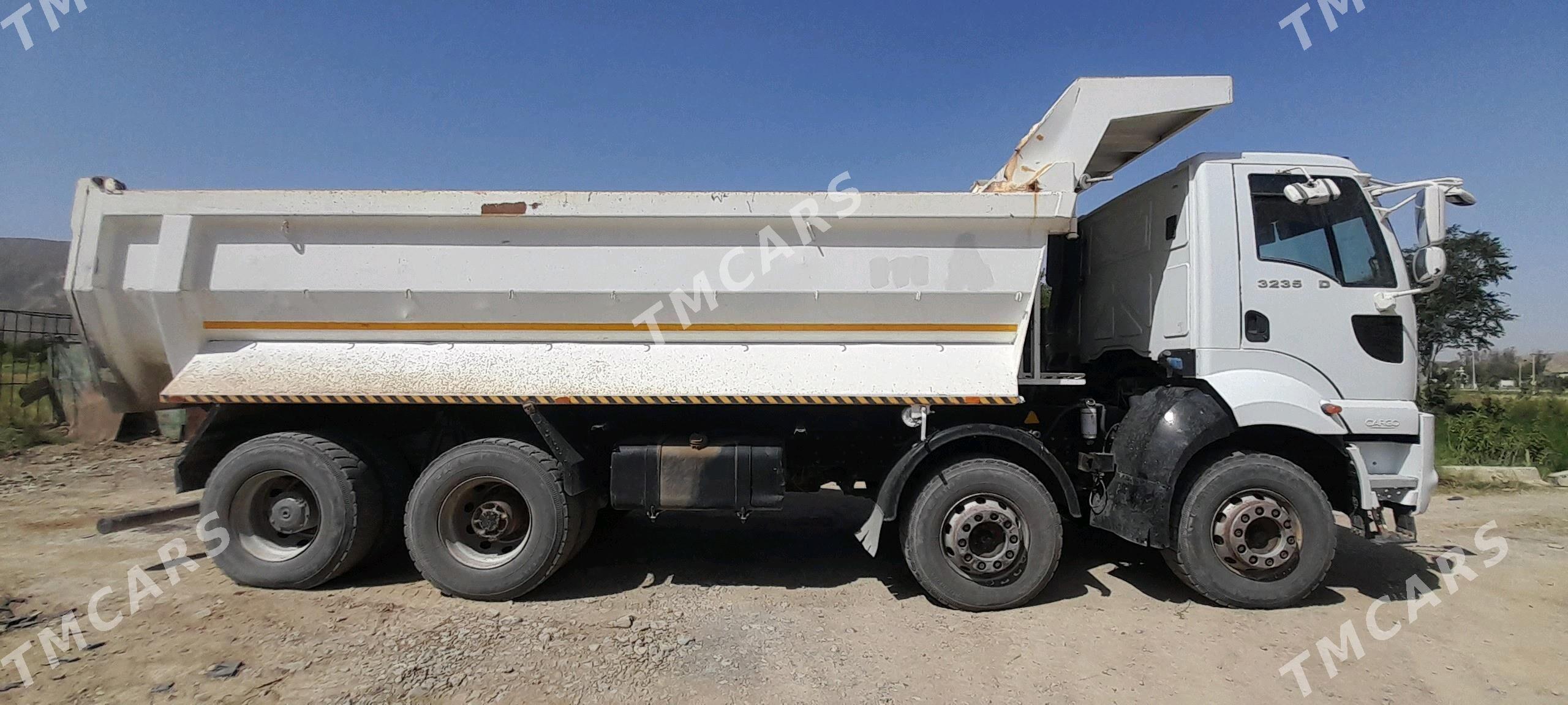 Ford Cargo 3535D 2013 - 700 000 TMT - Бузмеин - img 3