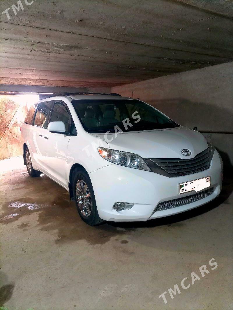 Toyota Sienna 2017 - 340 000 TMT - Кёнеургенч - img 6