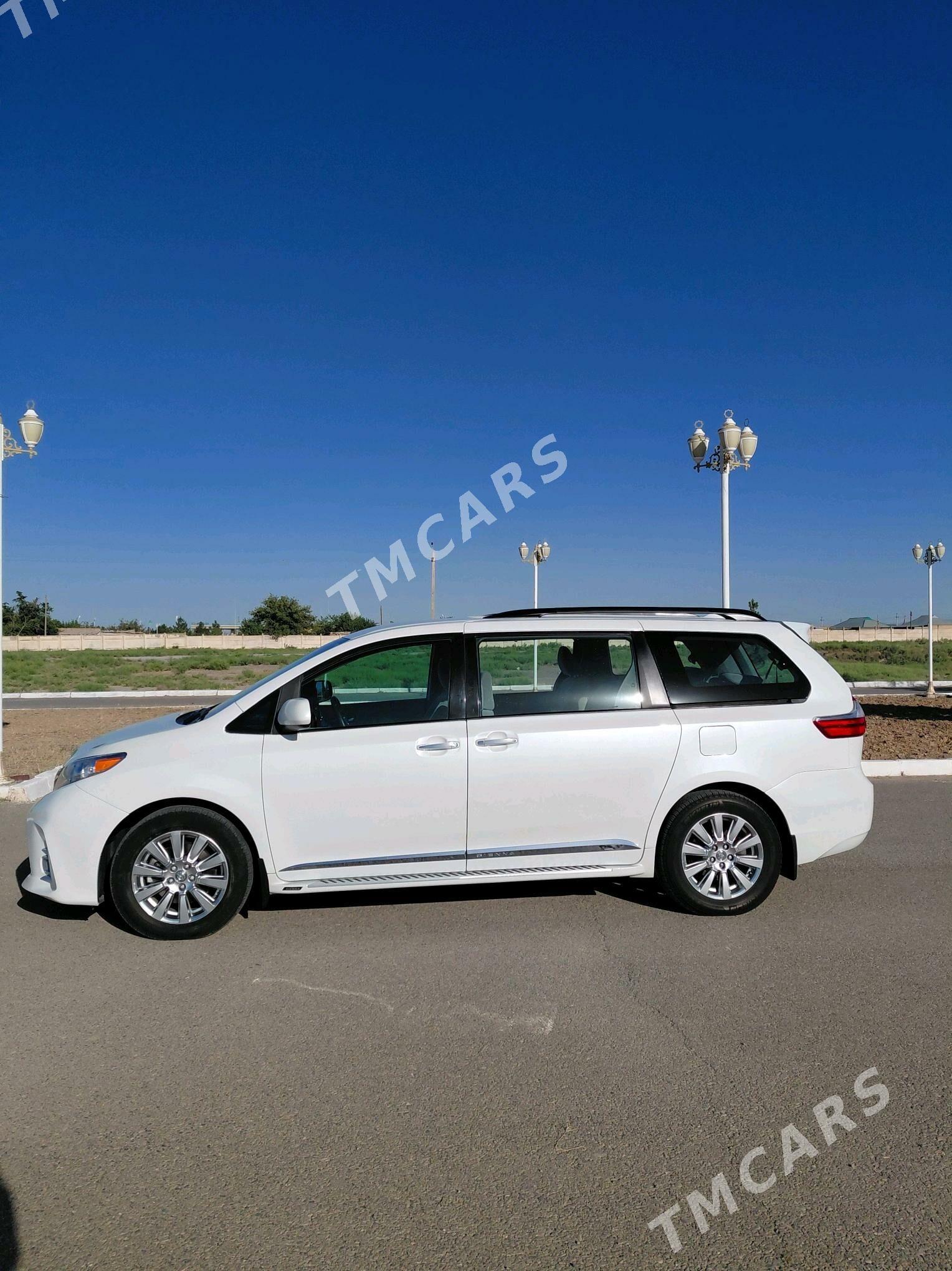 Toyota Sienna 2019 - 380 000 TMT - Kaka - img 6