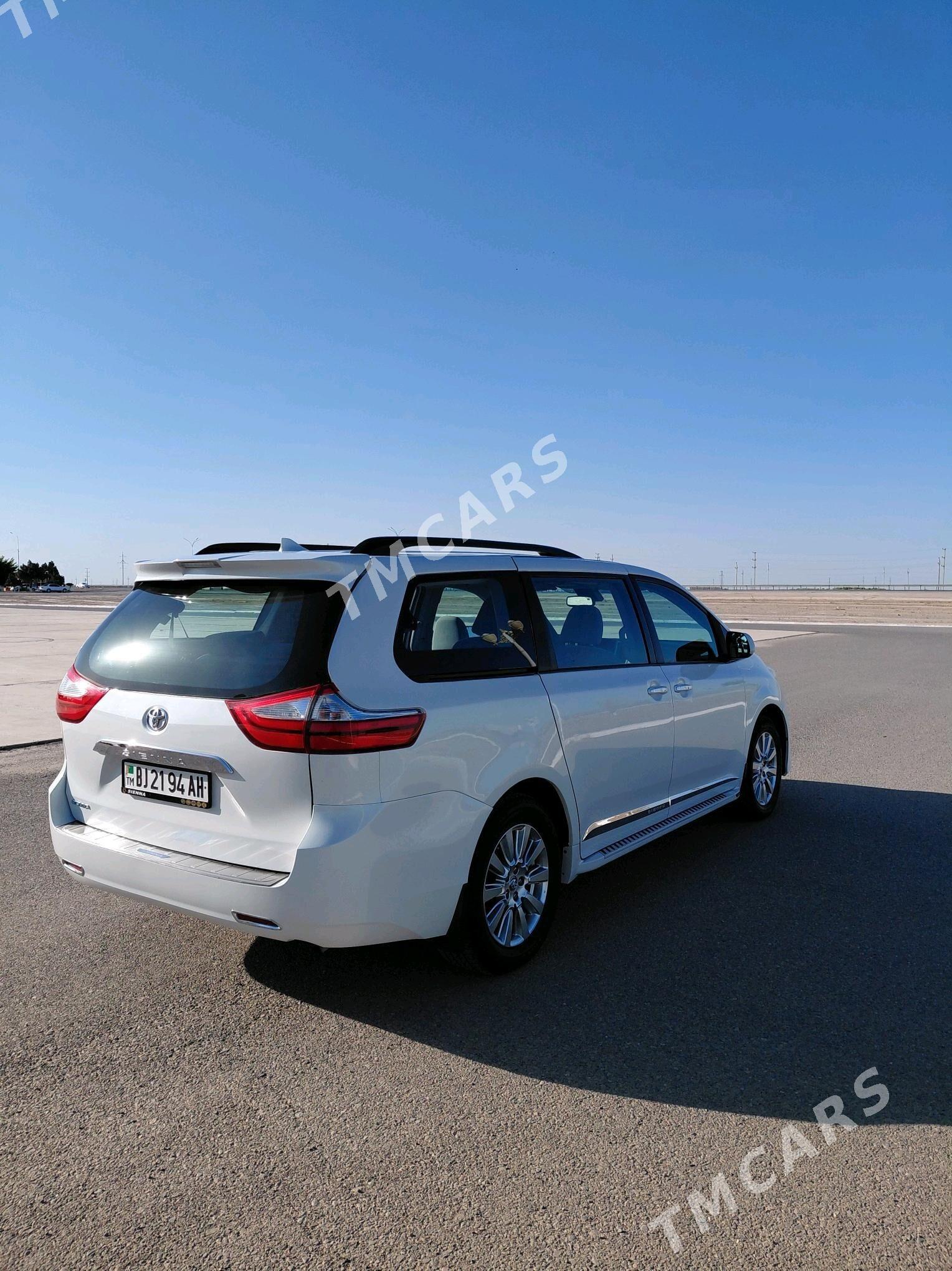Toyota Sienna 2019 - 380 000 TMT - Kaka - img 8