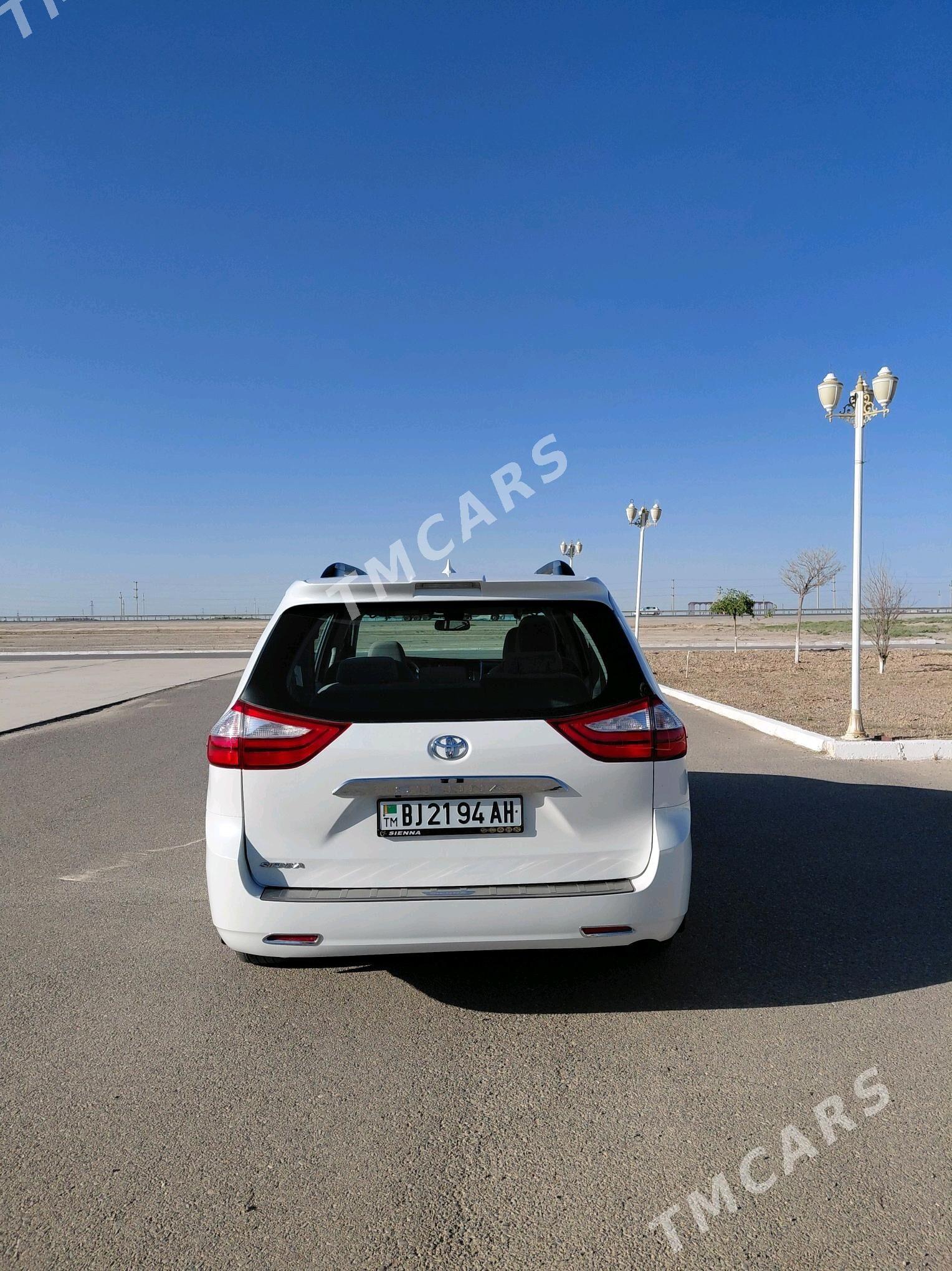 Toyota Sienna 2019 - 380 000 TMT - Kaka - img 9