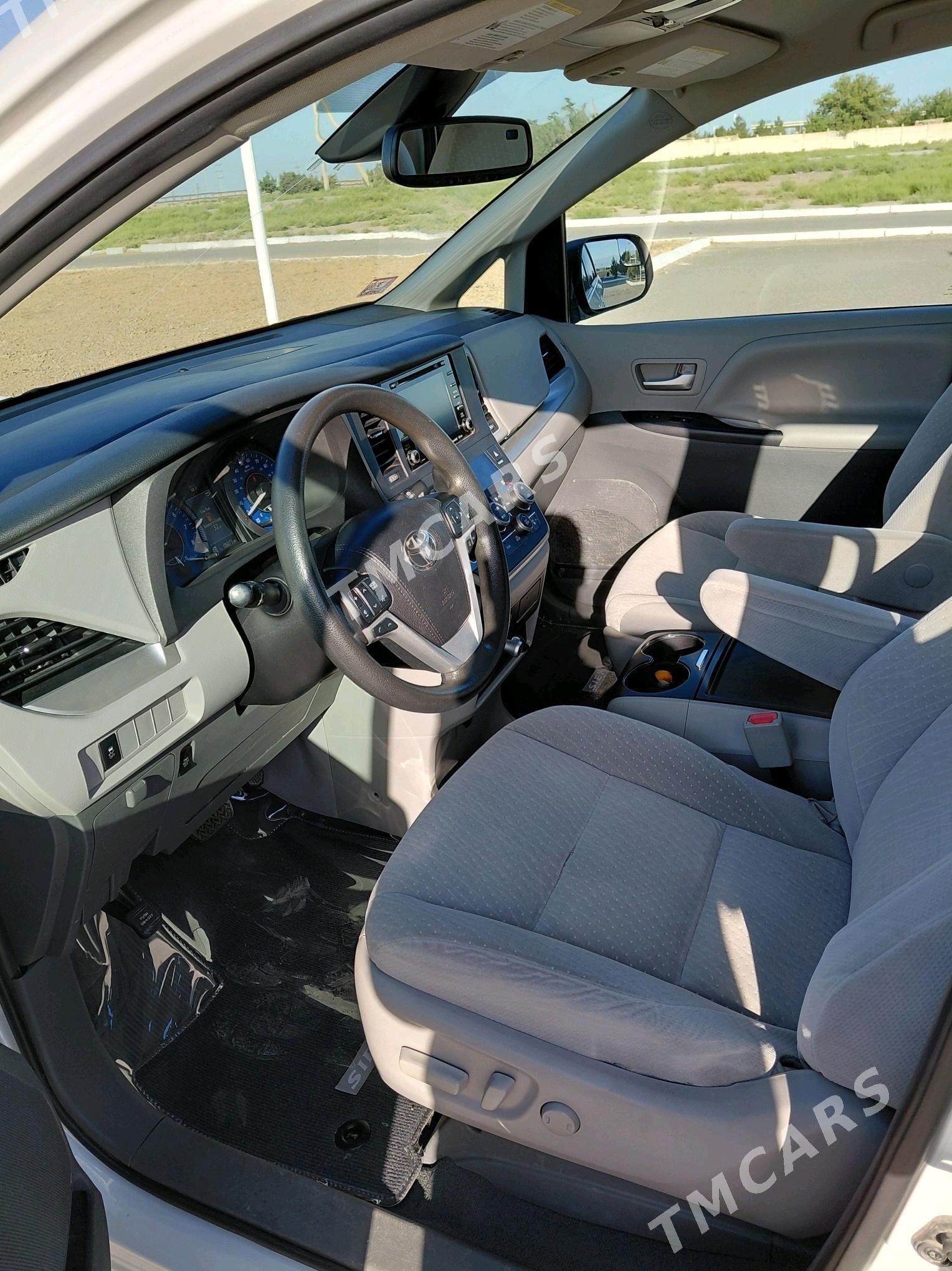 Toyota Sienna 2019 - 380 000 TMT - Kaka - img 10