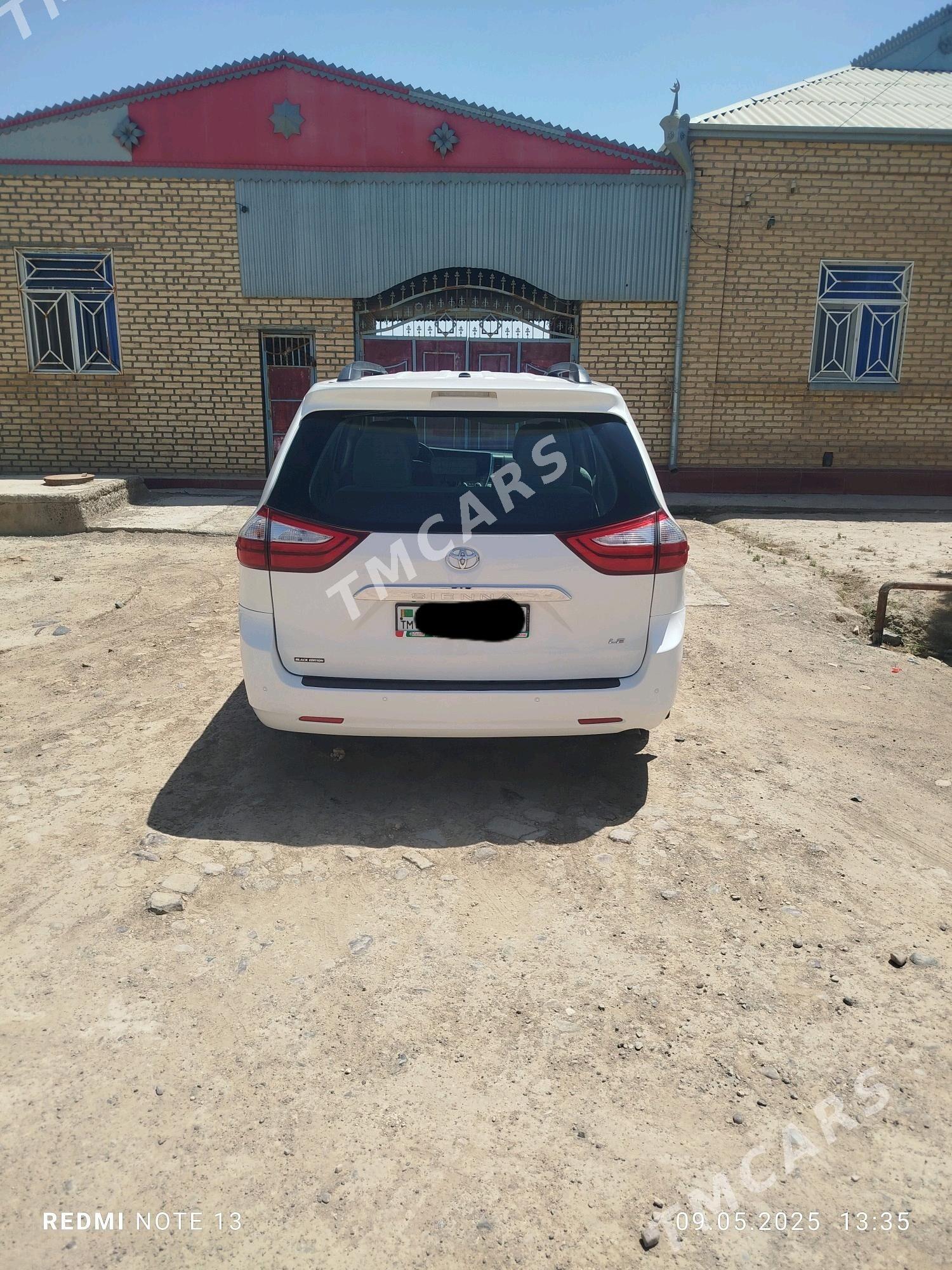 Toyota Sienna 2016 - 310 000 TMT - Мары - img 2