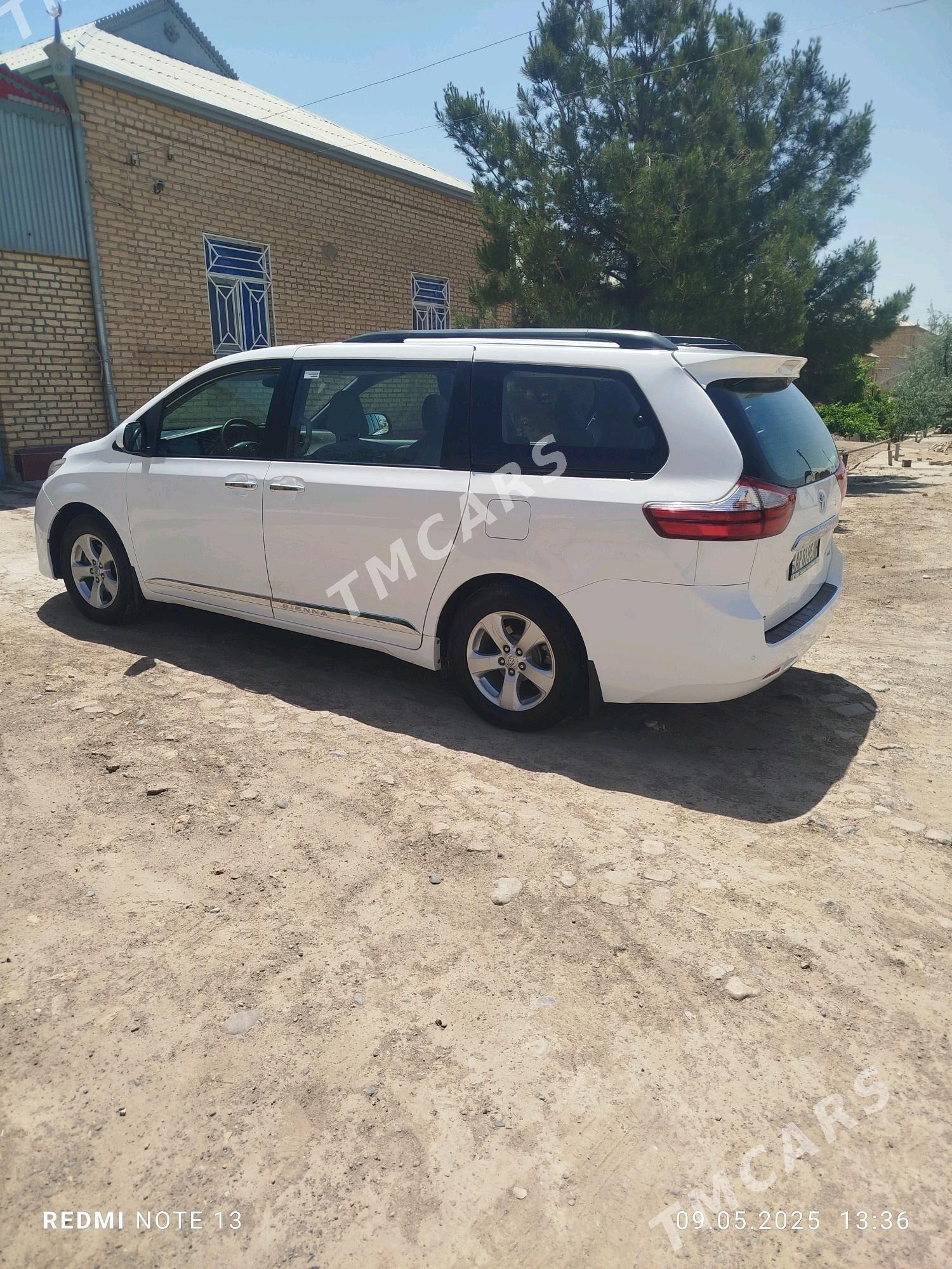 Toyota Sienna 2016 - 310 000 TMT - Мары - img 5